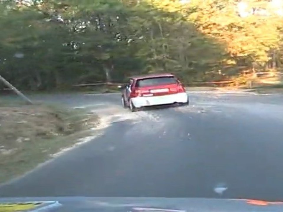 Es1 Tursac du Rallye du Sarladais 2011: Lamouret / Delpech Saxo Vts F2/13