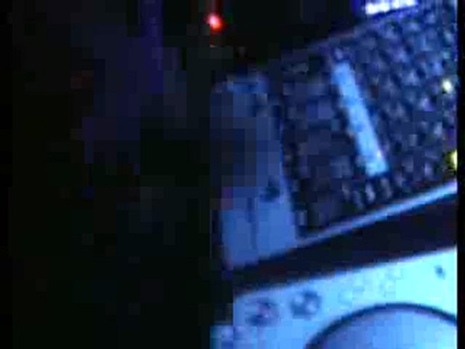 DJ Tom INTERVIEW Résident au 7th Day COMPIL