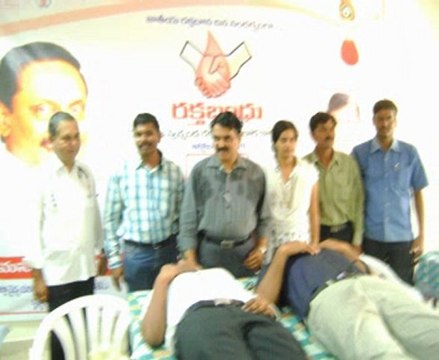 POTTI SRIRAMULU ENGINEERING COLLEGE STUDENTS BLOOD DONATION -INAGURATED BY KRISHNA DIST COLLECTOR ON 1-10-2011- RED CROSS VIJAYAWADA
