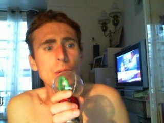 Wiwi égratigne "et j'ai couché dans mon char"