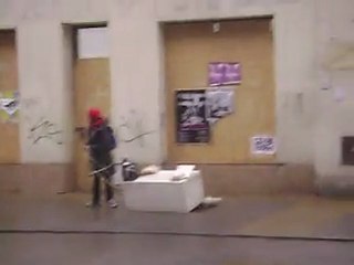 Krzysztof Gwardys-Etiuda-'Jedna kobieta z lodówką' (1)