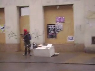 Krzysztof Gwardys-Etiuda-'Jedna kobieta z lodówką' (1)