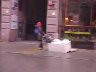 Krzysztof Gwardys-Etiuda-'Jedna kobieta z lodówką' (2)