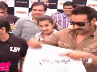 Ajay Devgan Gives  Autographs On T-Shirts Of lawman To Fans