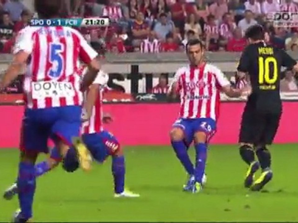 Footballclips.nl: Messi met een panna-masterclass