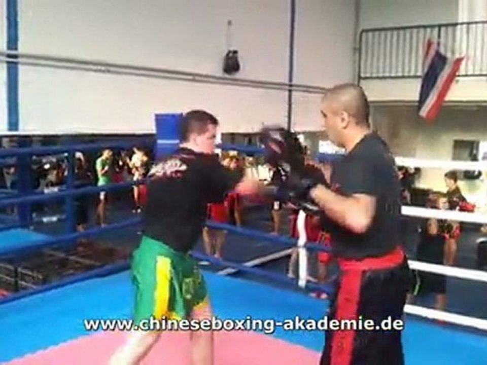 Sifu Nihat Atamtürk - Pratzentraining mit Besjan Elezi