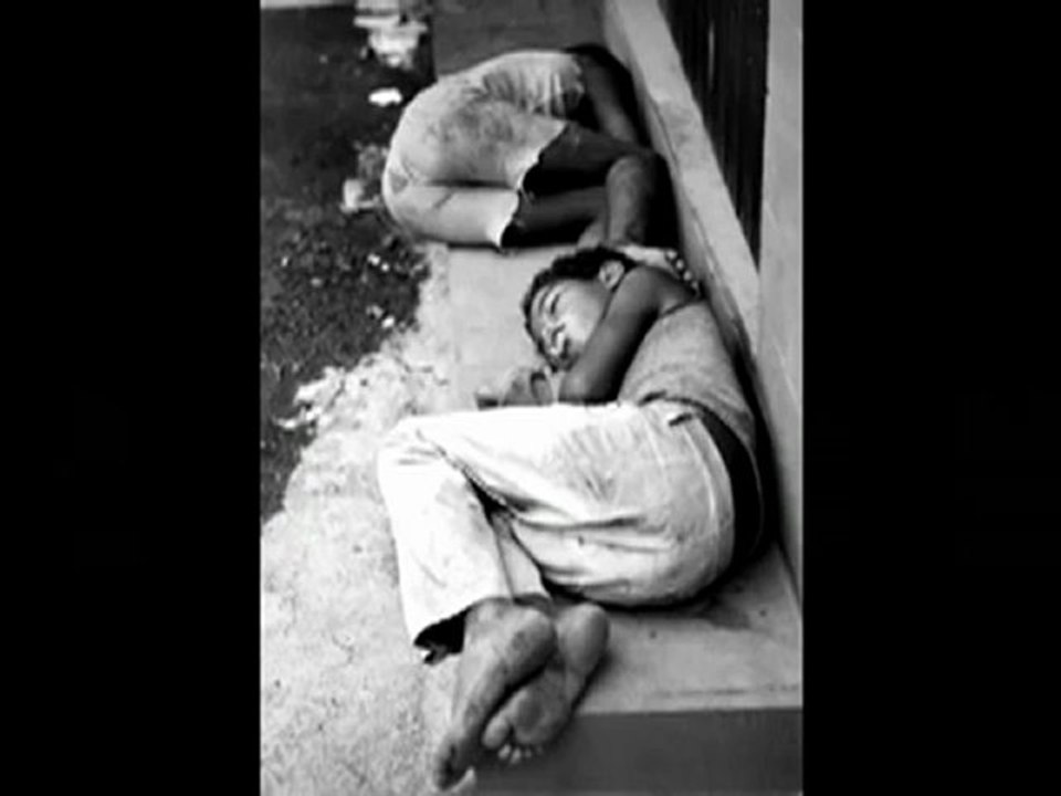 Mercedes Sosa y Calle 13 - Hay un niño en la calle