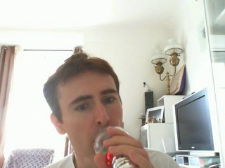 Wiwi égratigne "Estelle" de Pierre Perret