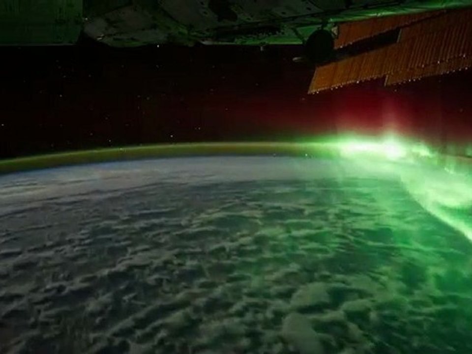 Aurore boreale vue de l'espace