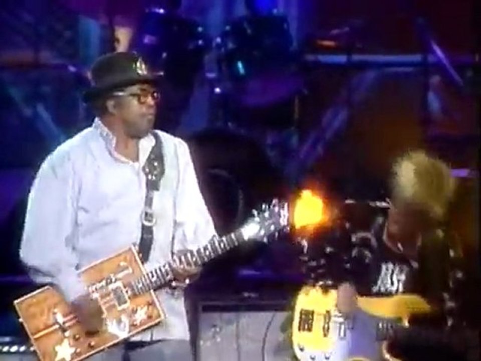 Bo Diddley - Bo Diddley (From "Legends of Rock 'n' Roll" DVD)