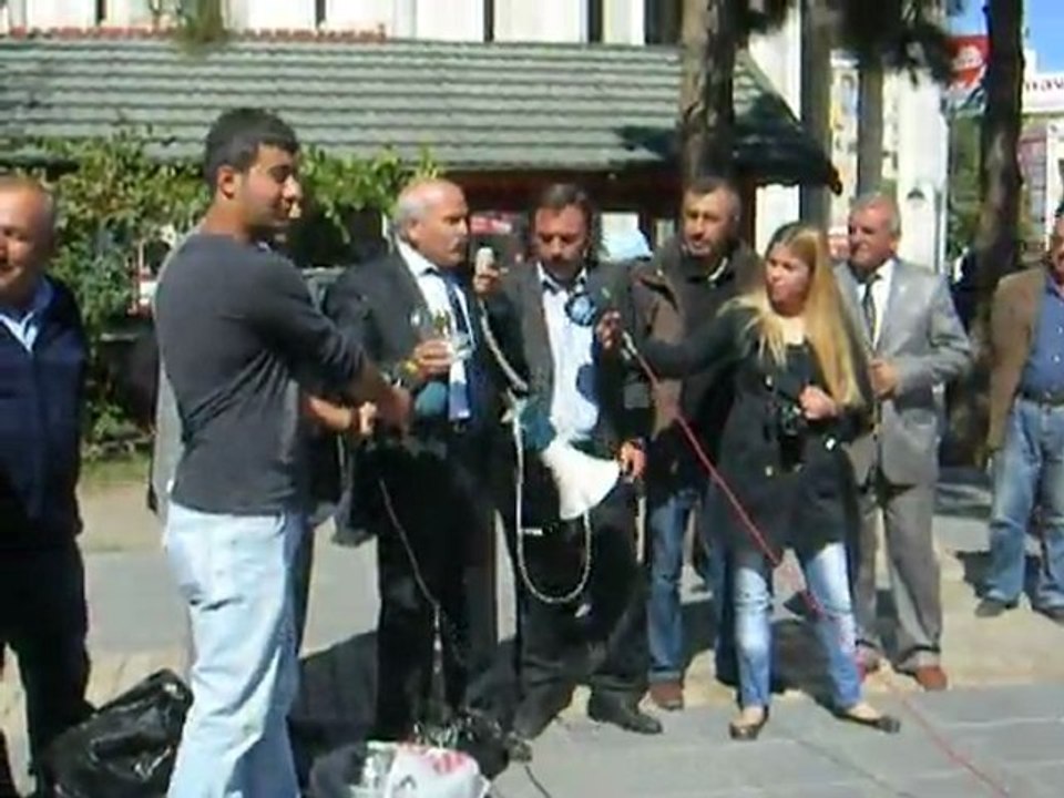 Elektrik Zammını Protesto; Uygulamalı Gaz Lambası Yakma Kursu...