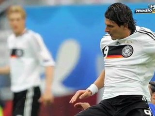 Medio Tiempo - "Chicharito" lider goleador de la IFFHS