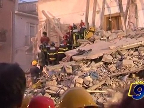Crollo palazzina Barletta | Le immagini aggiornate alle 19:30 Parte 4