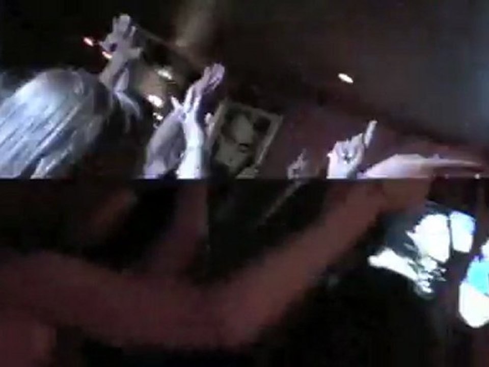 soiree club a paris au restaurant bar  club le FOX discotheque champs elysees  a paris