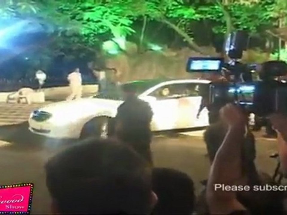 Big B Amitaqbh With Aishwarya & Jaya Bachchan On Durga Puja At Sanjay Dutt's Home