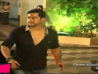 Ranbir Kapoor With Mom Nity SIngh For  Durga Puja At Sanjay Dutt's Home