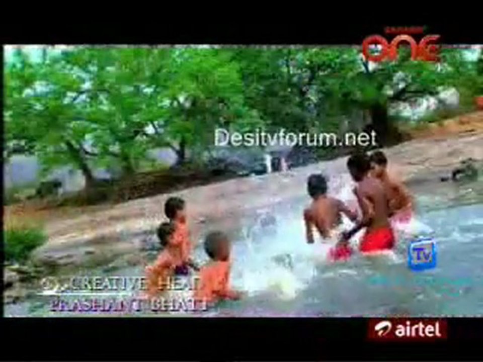 Woh Rehne Wali Mehlon Ki - 4th October 2011 - pt1