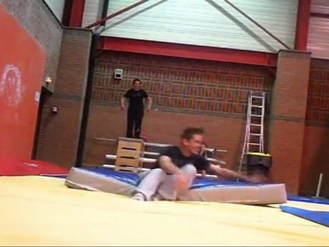 Salle de gym - The Jumpers Family 2011 - Saltos