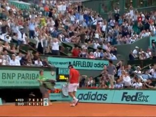 Roger Federer - Roland Garros 2011 - Best Point of the match against Djokovic