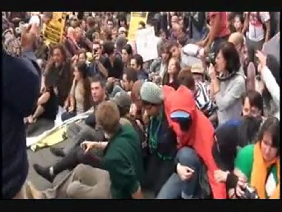 City Room: N.Y.P.D. Video of Occupy Wall Street protest - 2