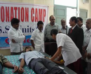 KBN COLLEGE BLOOD DONATION-RED CROSS VIJAYAWADA ON 1-1-2005