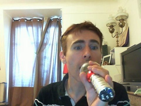 Wiwi égratigne aimer de Sylvie Vartan