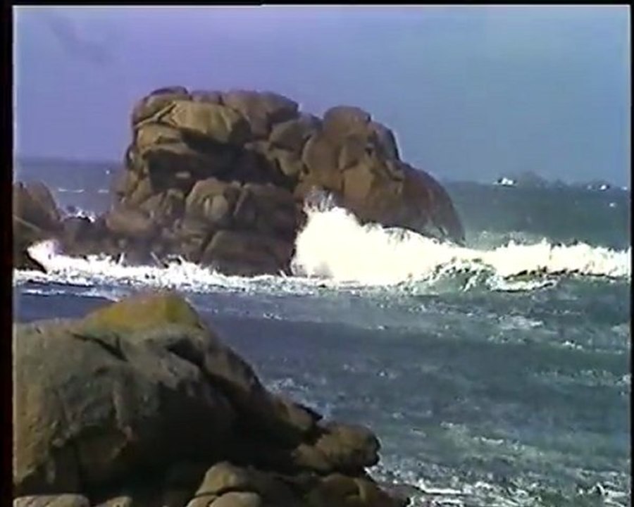 Mer et roche en Bretagne Omraaml Mikhaël Aïvanhov