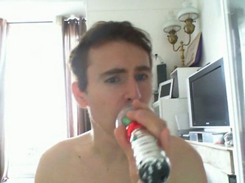 Wiwi égratigne bonjour Monsieur le maître d'école