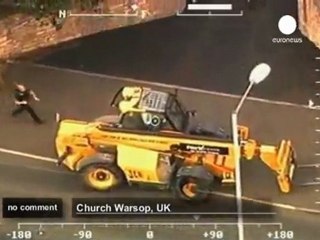 Uk police chase down stolen JCB digger - no comment