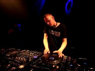 Pacifier vs Viruz @ De Wereld Draait Hardcore  Extreem-Party