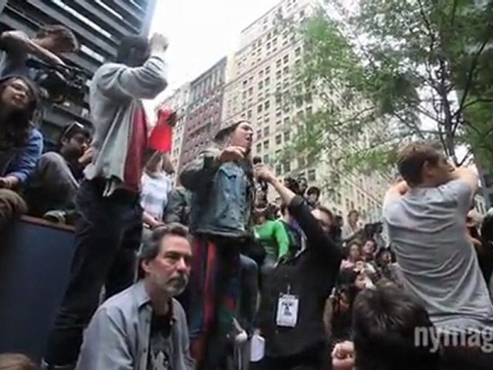 Watch Occupy Wall Street's Human Microphone In Action