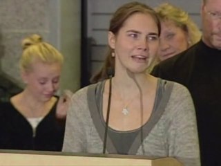 Amanda Knox, libre, vuelve a EEUU