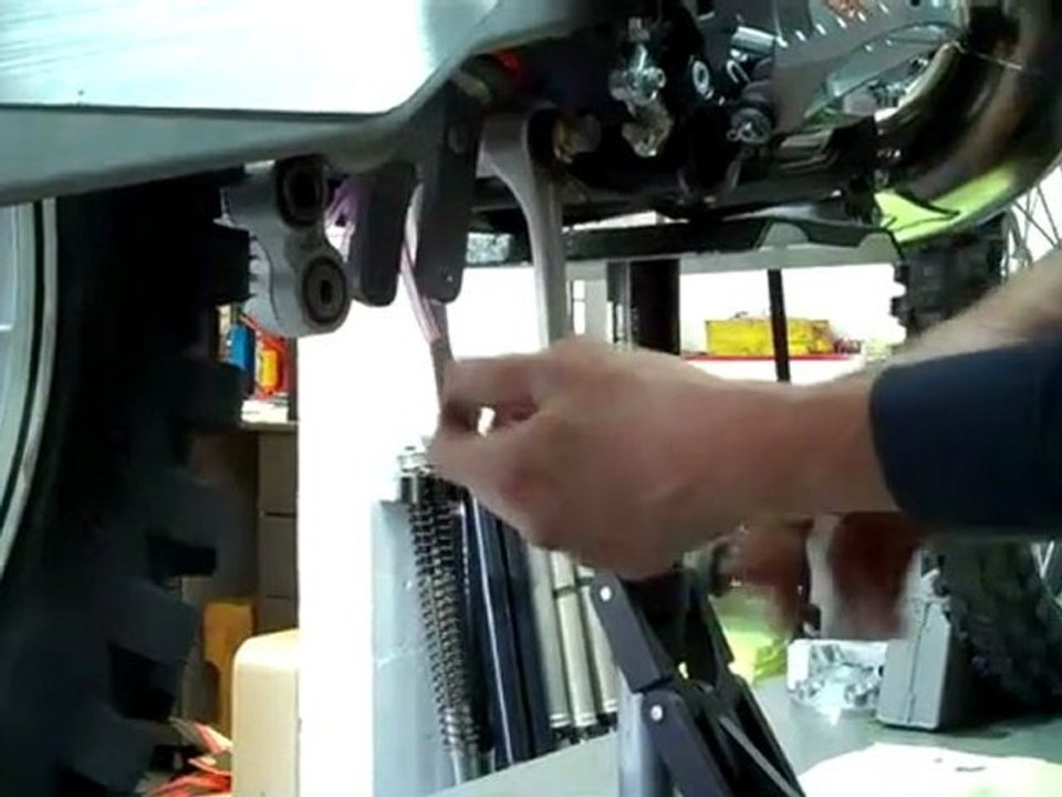 How to Remove '11-'12 KTM/WP Shock on Models with Linkage