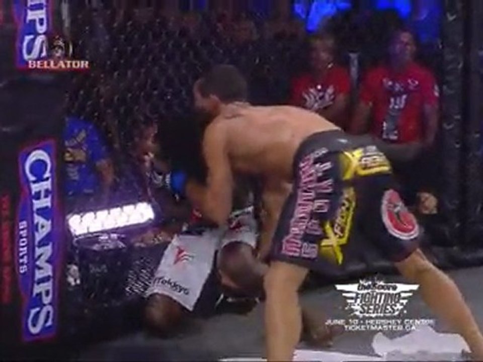 Patricio "Pitbull" Freire vs Daniel Straus
