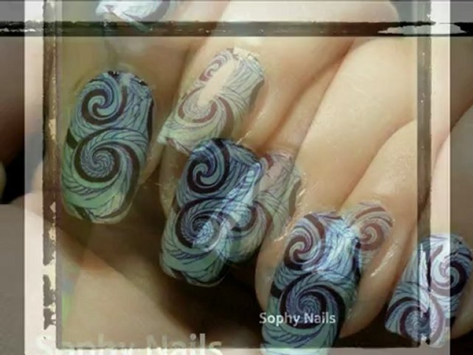 Bleu Spirale Nail Decal