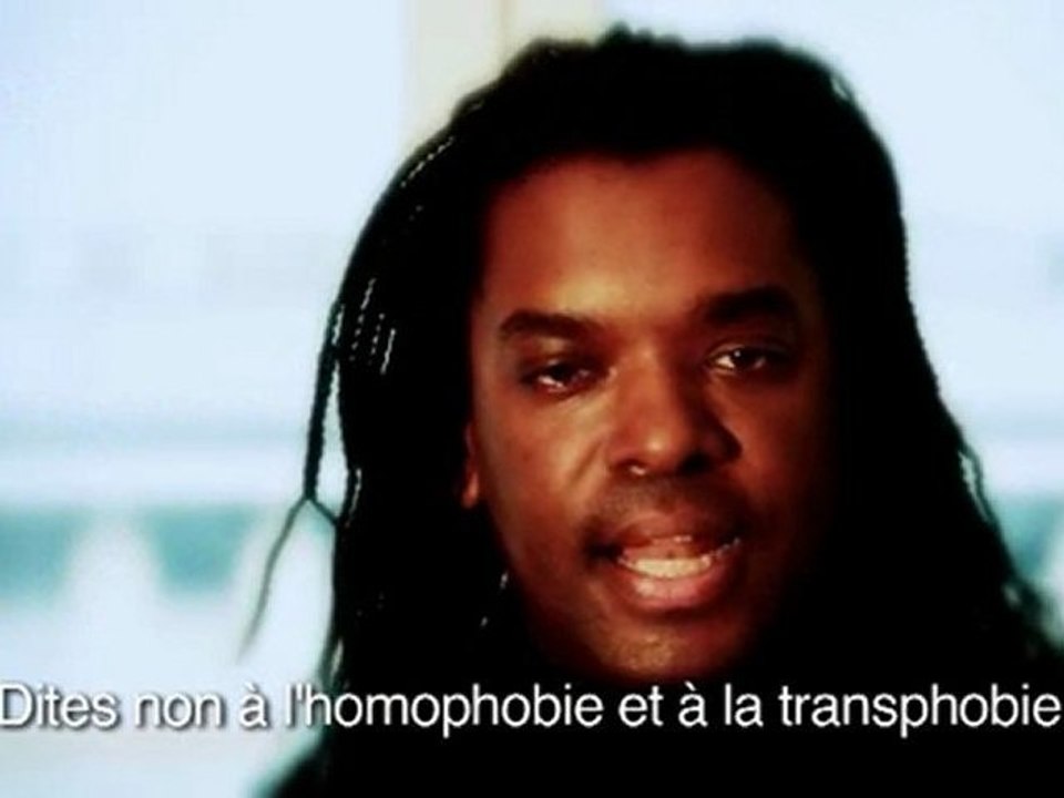 Clip du "NON A L'HOMOPHOBIE" (Comité IDAHO)