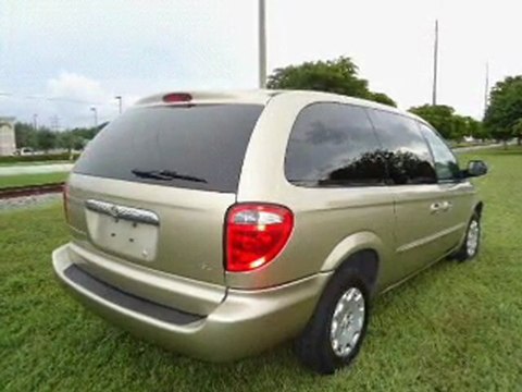 2003 Chrysler Town & Country Hollywood FL - by EveryCarListed.com