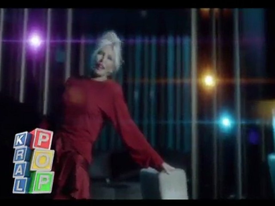 Ajda Pekkan - Arada Sırada Yeni Klip 2011