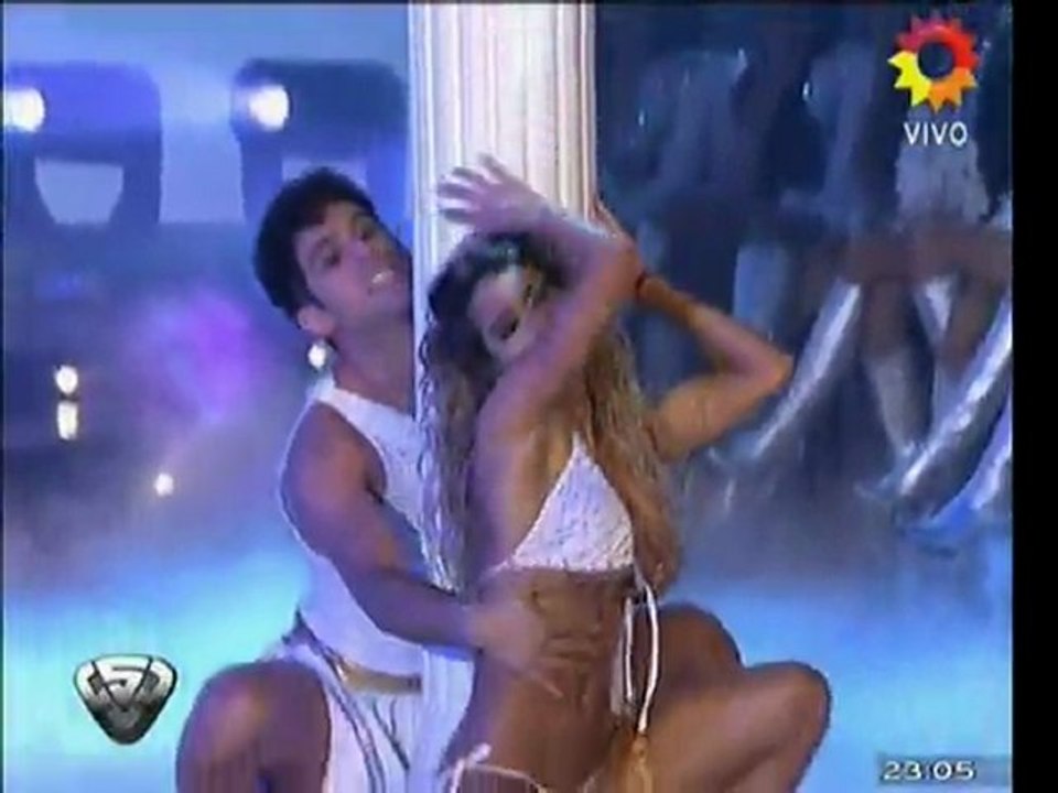 noticiaya.com - Stripdance completo de Cinthia Fernandez