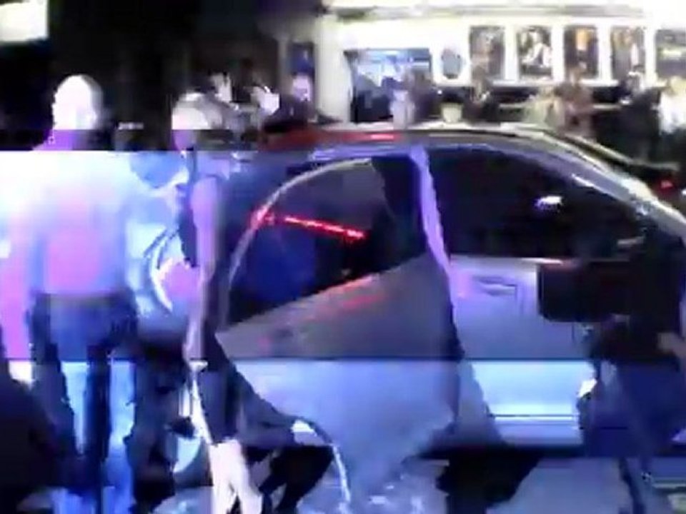 Kimberley Walsh Makes 'Shrek' Debut