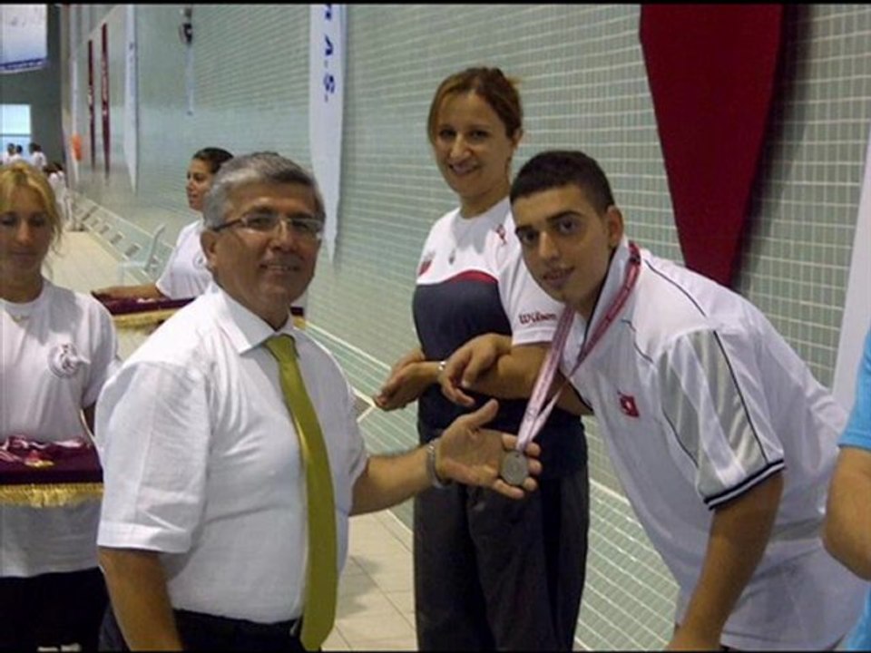 İşte ŞAMPİYON...HAVUZLARIN EFENDİSİ Onur Furkan GÖKÇENOĞLU...