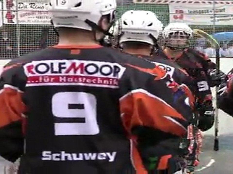 Inline hockey skater