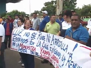 Trabajadores de LUZ exigen pagos