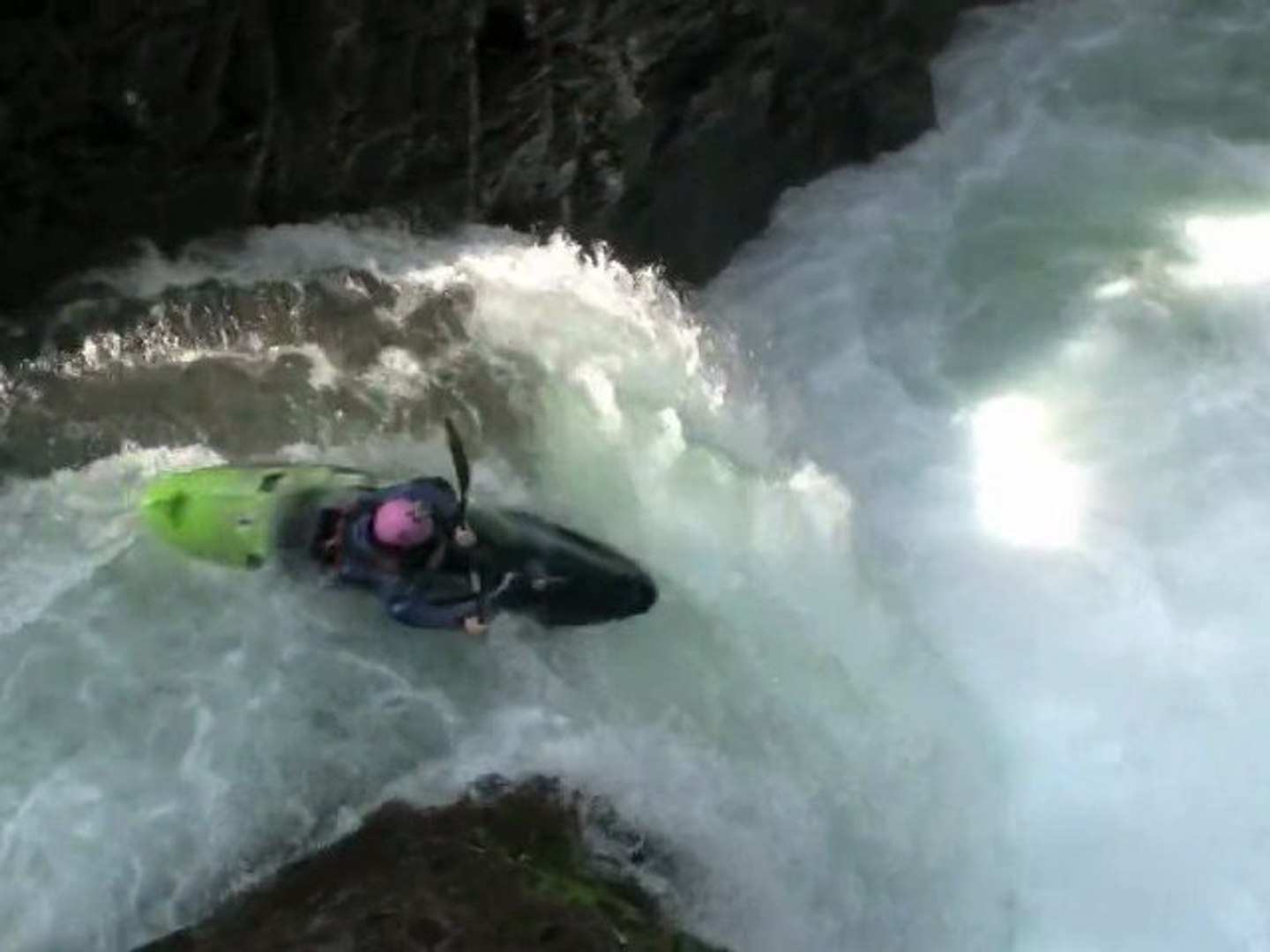 Kayak: Pyrénées extrem kayak - Vidéo Dailymotion