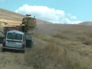 BİZİM TARLAYI BİÇER BİÇİYOR 6.8.2011_mpeg4