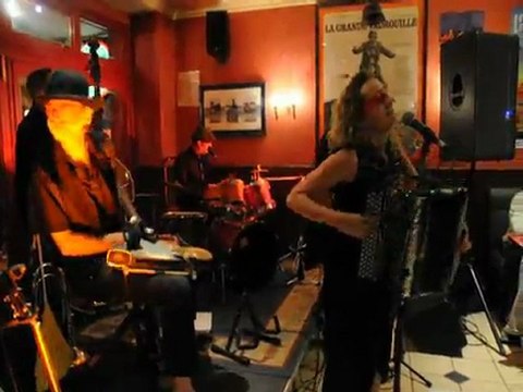 Festival TSB 2011 (Montceau-les-Mines) : Ni vu, ni connu au bar Le Vendôme (07/10/2011)