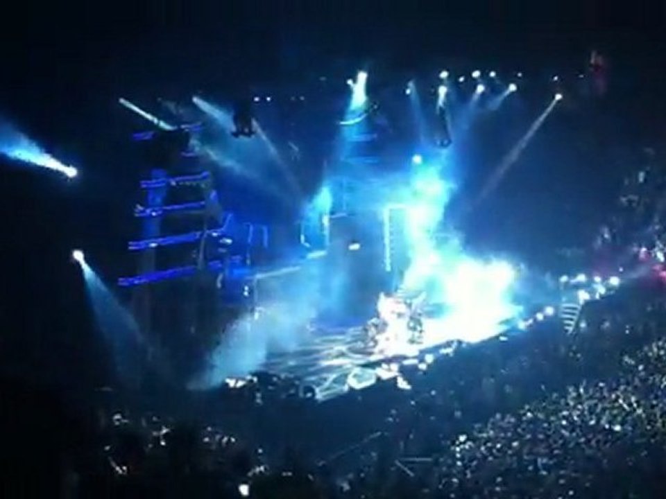 Britney Spears - Toxic - Bercy le 06/10/2011
