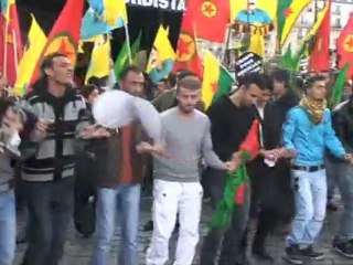 Manifestation Franco-Kurde Paris le 8 Octobre 2011.