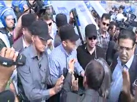 Gemlik yürüyüşüne polis engeli