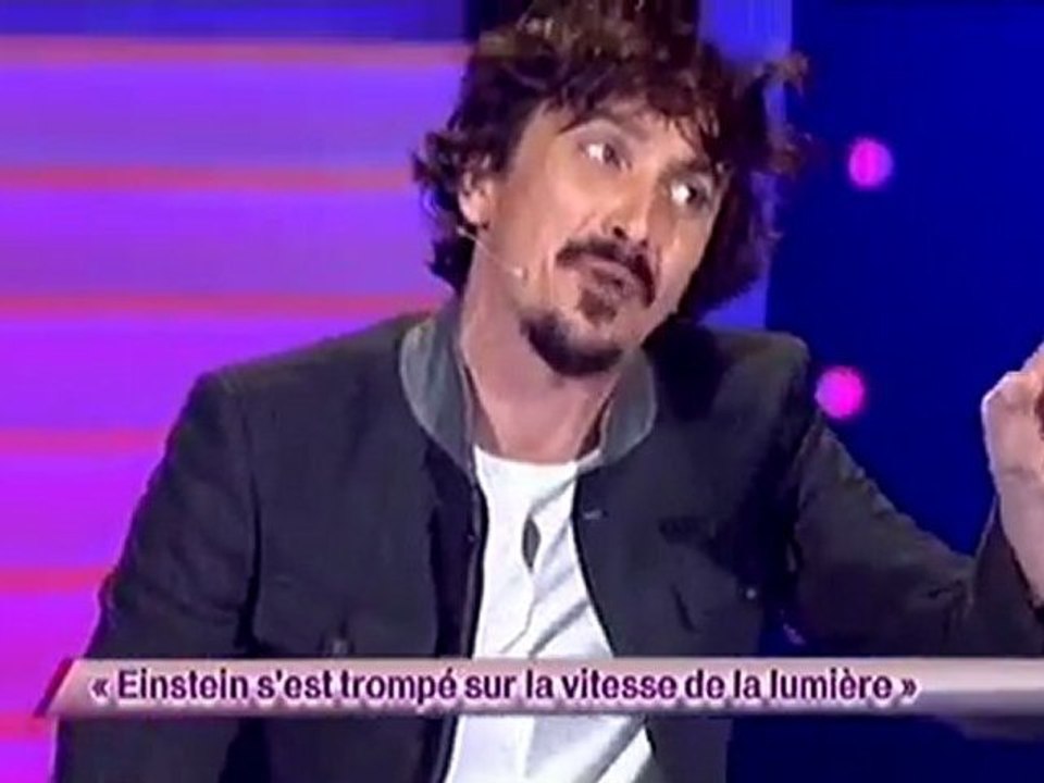 Arnaud Tsamère - Einstein S'est Trompé Sur La Vitesse De La Lumière